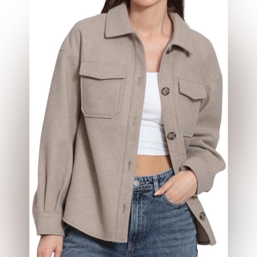 Avec les Filles women’s shacket.